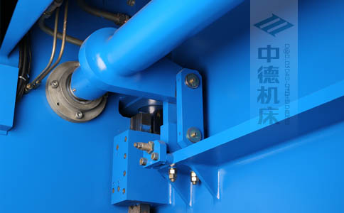 ZDPK-6325配有中德公司最新型扭軸同步裝置，強度高，能調(diào)節(jié)，專利技術(shù).jpg