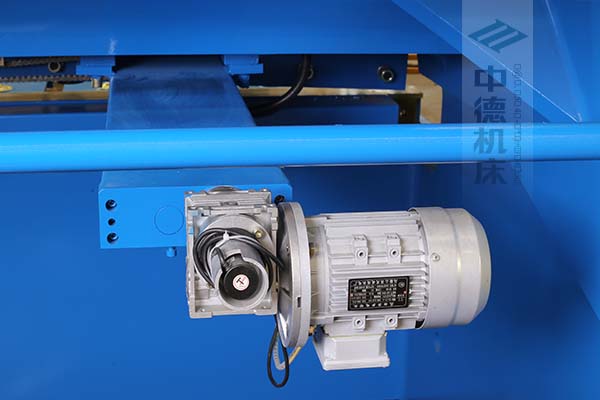 ZDS-1632后擋料AC電機(jī)與減速器一體，故障少，速度快.jpg