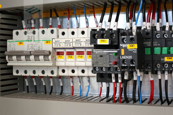 ZDPE8025采用法國進口正品施耐德元氣件，穩(wěn)定耐用壽命長.jpg